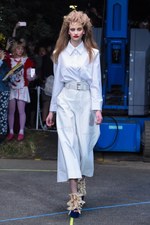 ミキオサカベ 2017年春夏コレクション - 混じり合うはずのない時代の交差｜写真3