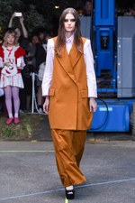 ミキオサカベ 2017年春夏コレクション - 混じり合うはずのない時代の交差｜写真11