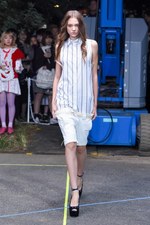 ミキオサカベ 2017年春夏コレクション - 混じり合うはずのない時代の交差｜写真16