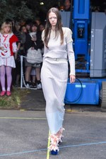 ミキオサカベ 2017年春夏コレクション - 混じり合うはずのない時代の交差｜写真30