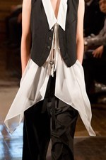 女性らしさを、取り外し可能なレースに込めて - Nocturne ＃22 In C Sharp Minor, Op. Posth. 2012年春夏コレクション｜写真2