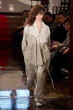 女性らしさを、取り外し可能なレースに込めて - Nocturne ＃22 In C Sharp Minor, Op. Posth. 2012年春夏コレクション｜写真15