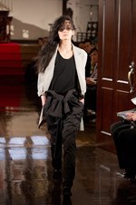 女性らしさを、取り外し可能なレースに込めて - Nocturne ＃22 In C Sharp Minor, Op. Posth. 2012年春夏コレクション｜写真17