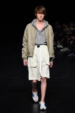 ネーム 2017年春夏コレクション - ノスタルジーに色彩を乗せて、自由な若者の柔らかな着こなし｜写真20