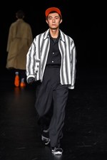 ネーム 2017年春夏コレクション - ノスタルジーに色彩を乗せて、自由な若者の柔らかな着こなし｜写真26