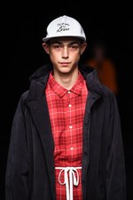 ネーム 2017年春夏コレクション - ノスタルジーに色彩を乗せて、自由な若者の柔らかな着こなし｜写真42