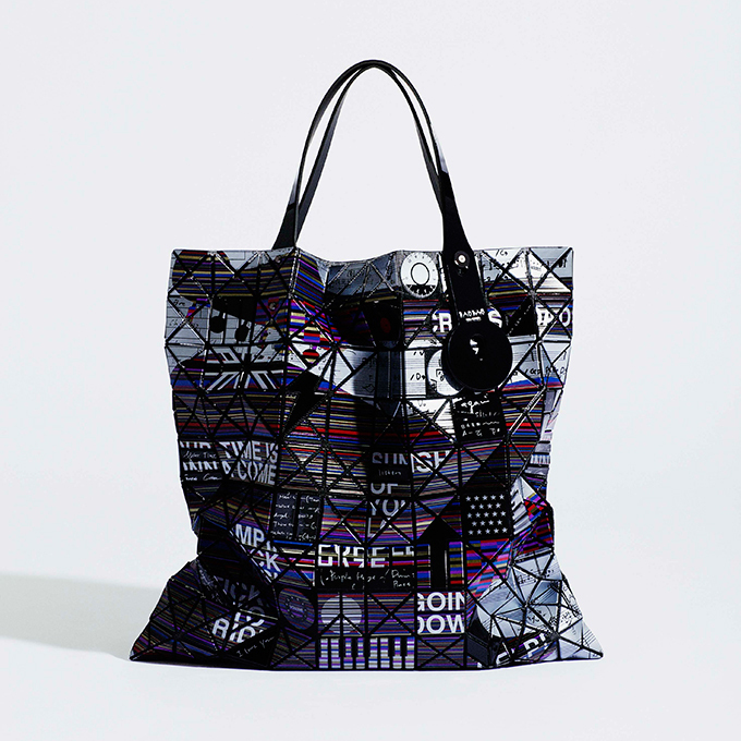 BAO BAO ISSEY MIYAKEの新バッグ「CHORD」ロックな楽譜やヘッドフォン 