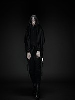 アリスアウアア 2017年春夏コレクション - 無機質で生々しい息吹きを、漆黒の世界で｜写真5