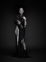 アリスアウアア 2017年春夏コレクション - 無機質で生々しい息吹きを、漆黒の世界で｜写真6