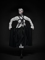 アリスアウアア 2017年春夏コレクション - 無機質で生々しい息吹きを、漆黒の世界で｜写真10