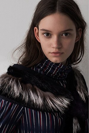 シガ(SHIGA) 2016-17年秋冬 ウィメンズコレクション  - 写真1