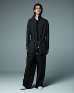 アトウ 2017年春夏コレクション - 歯向いながら、自分らしさを生み出す｜写真12