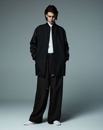 アトウ 2017年春夏コレクション - 歯向いながら、自分らしさを生み出す｜写真23