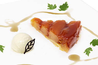 カフェコムサ冬限定アップルパイやタルトタタン発売、ハーゲンダッツアイスを添えて