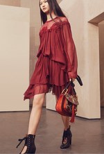 クロエ 2017年春コレクション - ふわりと泳ぐように揺れる春色ドレスに魅せられて｜写真13