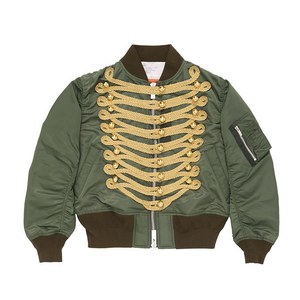 sacai ドーバー銀座限定MA-1を展開、ナポレオンジャケットの装飾