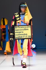 文化服装学院の16年ファッションショー、文化祭「游於藝」で開催｜写真24