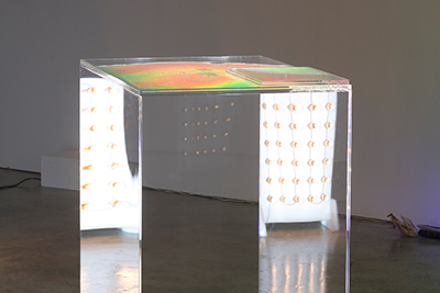 銀座メゾンエルメス ル・フォーラム,エルメス銀座店「曖昧な関係」