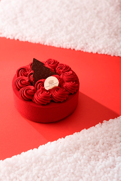 ピエール マルコリーニのクリスマス 苺とホワイトチョコレートムースのケーキ ファッションプレス
