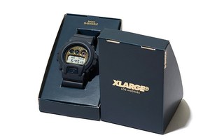 エクストララージ×G-SHOCK、ネイビーにゴールドが映えるシックな