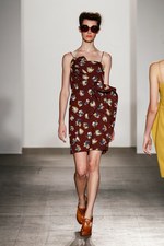 よそよそしいエレガントさと、子供のような純真な強さ - カレンウォーカー(KAREN WALKER) 2012年春夏コレクション｜写真14