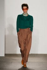 よそよそしいエレガントさと、子供のような純真な強さ - カレンウォーカー(KAREN WALKER) 2012年春夏コレクション｜写真18