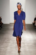 よそよそしいエレガントさと、子供のような純真な強さ - カレンウォーカー(KAREN WALKER) 2012年春夏コレクション｜写真27