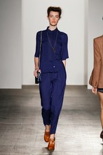 よそよそしいエレガントさと、子供のような純真な強さ - カレンウォーカー(KAREN WALKER) 2012年春夏コレクション｜写真29