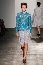 よそよそしいエレガントさと、子供のような純真な強さ - カレンウォーカー(KAREN WALKER) 2012年春夏コレクション｜写真33