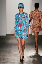 よそよそしいエレガントさと、子供のような純真な強さ - カレンウォーカー(KAREN WALKER) 2012年春夏コレクション｜写真38