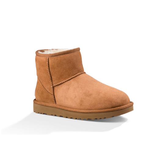 UGGのブーツ「クラシック ショート II＆ミニII」スワロフスキーの 
