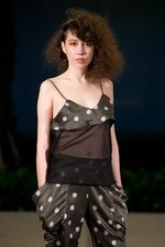 強く美しく生きる女性の、激しくも切ない恋心を描いた - ジャズカッツェ(jazzkatze) 2012年春夏コレクション｜写真15