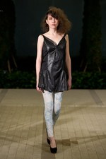 強く美しく生きる女性の、激しくも切ない恋心を描いた - ジャズカッツェ(jazzkatze) 2012年春夏コレクション｜写真44