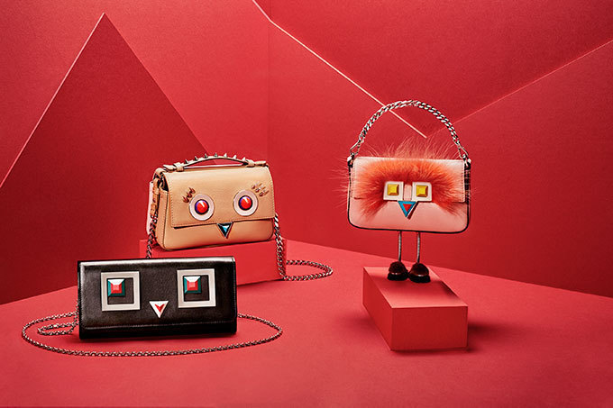 フェンディの新作「ヒプノタイズ」バッグや革小物に絵文字のような表情をのせて | 写真