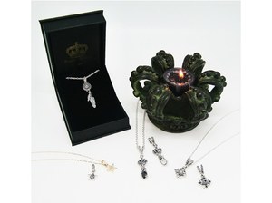 15周年を迎えたロイヤルオーダー(ROYAL ORDER)からクリスマスコレクションが登場｜写真1