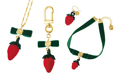 Q-pot. 冬の新作、べルベットストロベリー×パールのアクセサリー