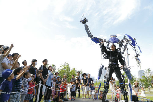 品川シーズンテラスで体験型イルミネーション、鐘を鳴らすと夜空に流星が登場｜写真3