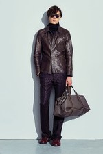 ボッテガ・ヴェネタ17年メンズプレフォールコレクション - 幾何学柄のスーツを上品にカジュアルダウン｜写真3