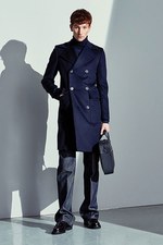 ボッテガ・ヴェネタ17年メンズプレフォールコレクション - 幾何学柄のスーツを上品にカジュアルダウン｜写真12