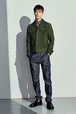 ボッテガ・ヴェネタ17年メンズプレフォールコレクション - 幾何学柄のスーツを上品にカジュアルダウン｜写真14