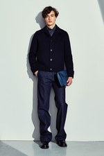 ボッテガ・ヴェネタ17年メンズプレフォールコレクション - 幾何学柄のスーツを上品にカジュアルダウン｜写真15