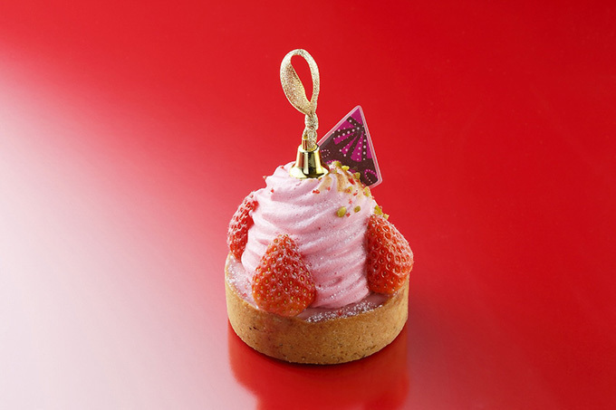 アンリ・シャルパンティエのクリスマスケーキ、オーナメントや星空をイメージしたデザイン｜写真2