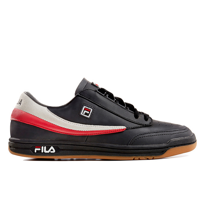 ゴーシャ ラブチンスキー、FILA&Kappaとのコラボウェアをドーバー銀座