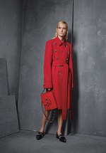 マイケル・コース コレクション 17年プレフォール 、グラマーなシルエットとメンズライクなディテール｜写真3