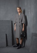 マイケル・コース コレクション 17年プレフォール 、グラマーなシルエットとメンズライクなディテール｜写真13