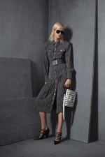 マイケル・コース コレクション 17年プレフォール 、グラマーなシルエットとメンズライクなディテール｜写真20