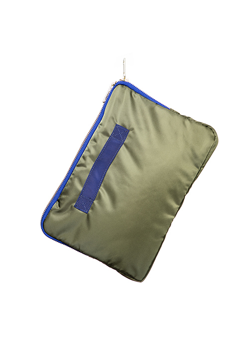sacai×ポーターのコラボメンズバッグ - サカイらしい配色、ディテールを高い機能性で｜写真12