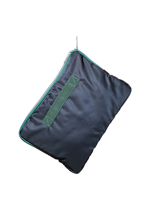sacai×ポーターのコラボメンズバッグ - サカイらしい配色、ディテールを高い機能性で｜写真8
