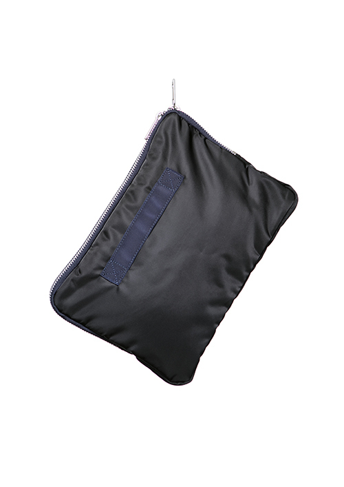 sacai×ポーターのコラボメンズバッグ - サカイらしい配色、ディテールを高い機能性で｜写真10