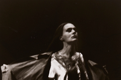 ヨウジヤマモトの写真展が代官山で - 99年のウエディングコレクション映像などを展示